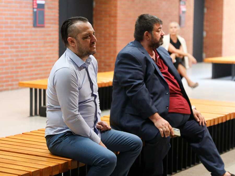 ZORAN MARJANOVIĆ PONOVO PROMENIO IMIDŽ: Prošetao "tarzanku" do Palate pravde, sudija imala samo jedno pitanje za njega! (foto)