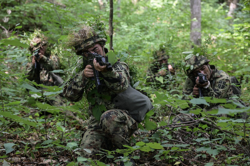 Korak bliže vojničkom pozivu: Generacija "jun 2026" završila prvu proveru (FOTO)