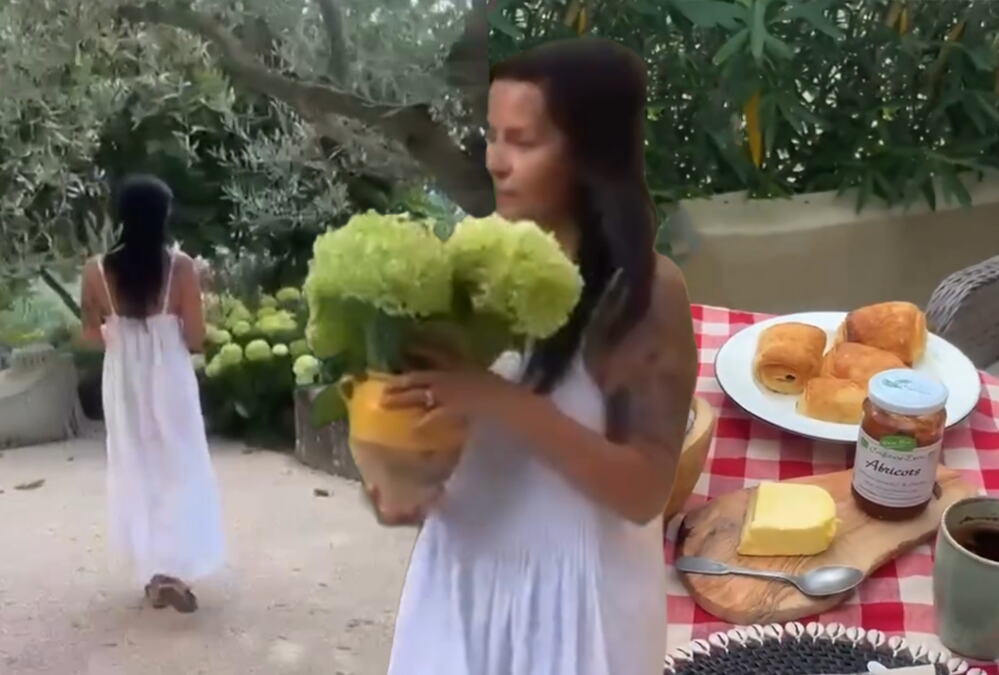 ELENA KARIĆ POKAZALA DETALJE DOMA NA JUGU FRANCUSKE: Nestvarna bašta, starinska vrata i doručak pod vedrim nebom!