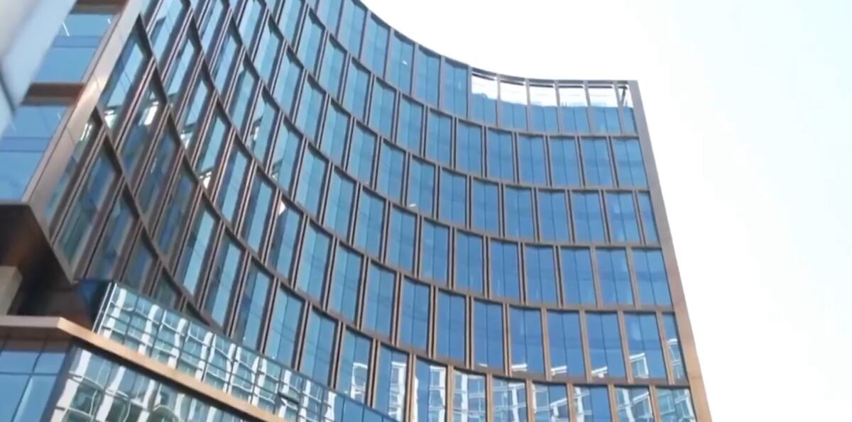 MEĐU POGINULIM RADNICIMA I BALKANAC! Požar u luksuznoj vili u centru Brisela odneo šest života: Vatrogasci provaljivali u lift i ZANEMELI OD UŽASA! (VIDEO)