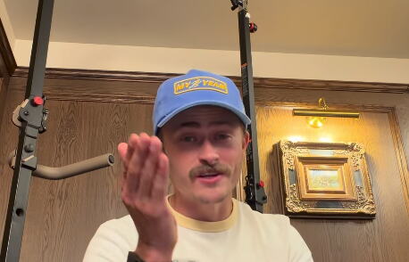 Fitnes influenser otkrio koliko mesečno zarađuje: Treninzi mu traju 20 minuta, a uzme dobru cifru (video)