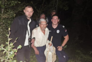 POLICIJA SPASILA DEKU (89) NA VLASINI! Posle višesatne potrage pronašli ga iscrpljenog i nemoćnog (FOTO)