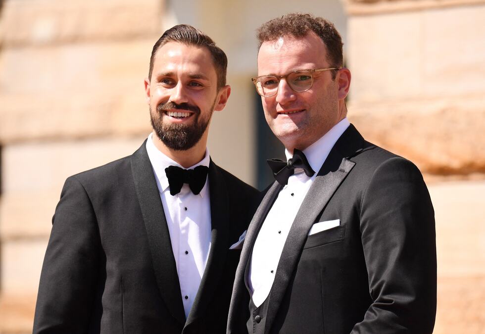 POLITIČKI POTRES U NEMAČKOJ! Političar dobio dete sa mužem preko surogat majke, pa zbog stranke podneo ostavku! "Moja sreća je nespojiva sa funkcijom"
