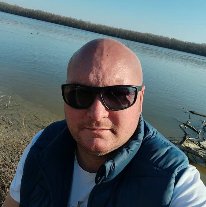 OVO JE ALEKSANDAR KOJI JE PODLEGAO POVREDAMA U EKSPLOZIJI! Okupili se zbog slavlja, pa veselje okončano jezivom tragedijom, poginuo mu i prijatelj (foto)