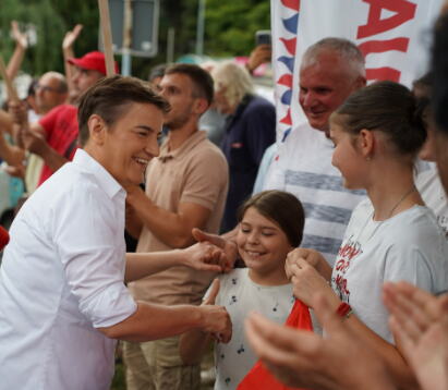 BRNABIĆ POSETILA BEŠKU I POSLALA SNAŽNU PORUKU: Vučić je ponovo pozvao na dijalog, neki ćute, a neki odbijaju! Idemo ujedinjeni do pobede! (FOTO)