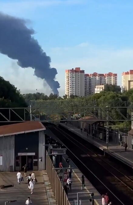 UKRAJINCI DRONOVIMA NAPALI MOSKVU: Pogođeno nekoliko lokacija, zatvoreni aerodromi (VIDEO)