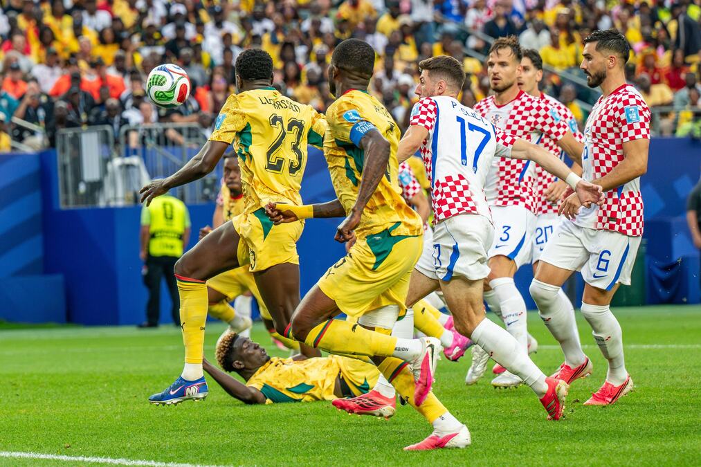 LUKASEN STIŽE U ZVEZDU: Poznati detalji transfera, evo koliko će sjajni štoper zarađivati...