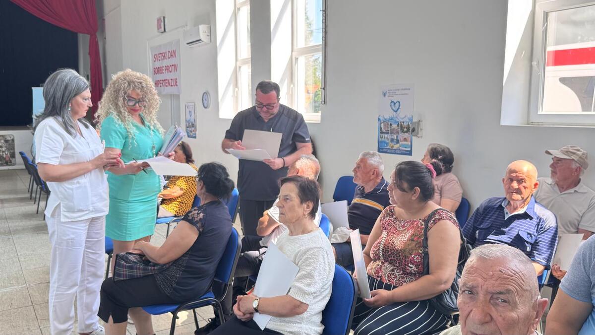Poziv mladim lekarima u Nišu da se priključe preventivnim pregledima! Dr Lazarević: Ovo je misija spasavanja života FOTO