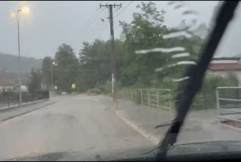 NOVA TURA NEVREMENA TUTNJI SRBIJOM: Pravi haos po Priboju i Novoj Varoši, jak grad nemilice tukao po selima, letina skoro potpuno uništena (FOTO/VIDEO)
