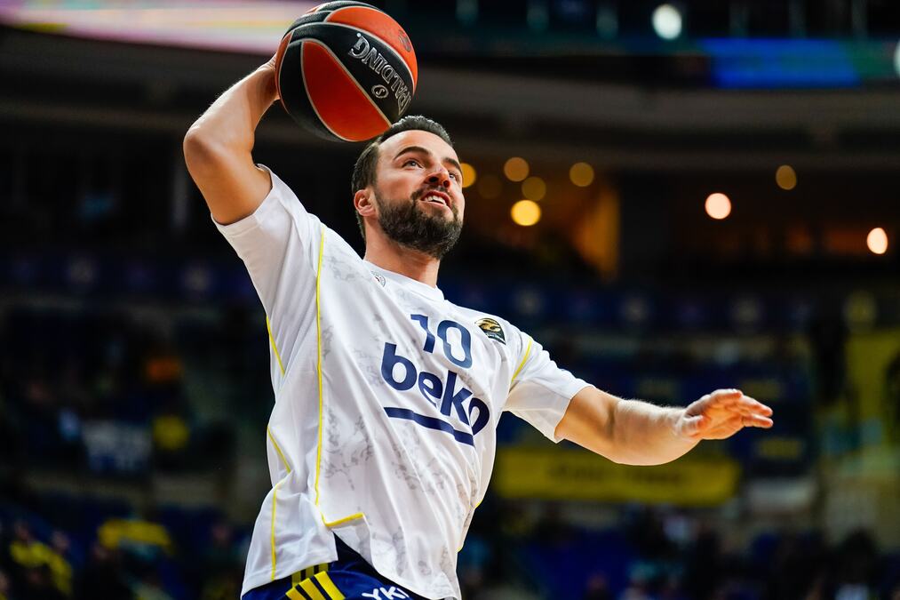 KAPITEN NASTAVLJA MISIJU: Mahmutoglu produžio ugovor sa Fenerbahčeom