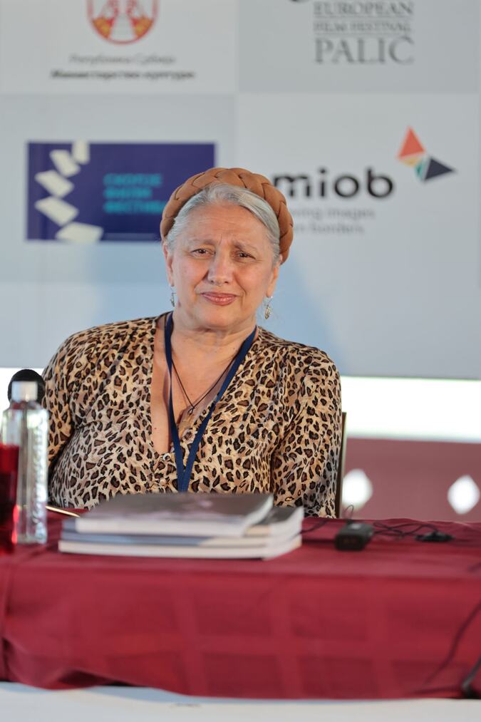 "Postala sam baka, ali i dalje se osećam kao početnik pred filmskom kamerom": Gordana Đurđević Dimić o životu u penziji i ulozi majke Marine Tucaković