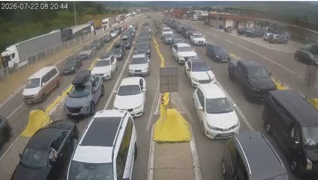 KOLONE I DALJE NAJDUŽE NA GRADINI: Na Horgošu i Preševu nema gužve!