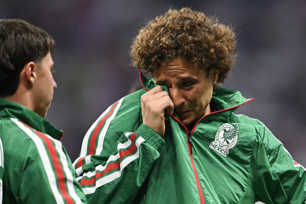ŠEST MUNDIJALA, HILJADE ODBRANA I KRAJ! Legendarni Očoa okačio rukavice o klin posle 22 godine!