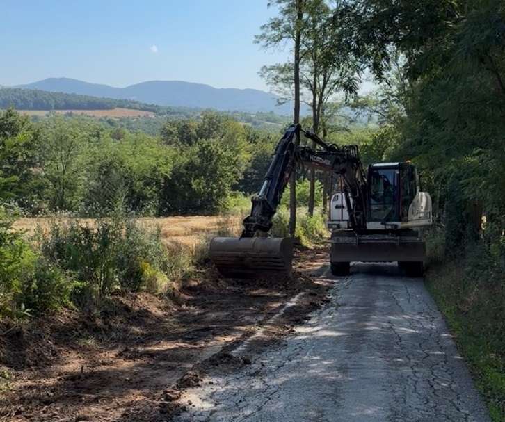 VELIKA INVESTICIJA U GORNJEM MILANOVCU: Više od dva miliona evra za nove puteve, brojna sela i naselja dobijaju bolju infrastrukturu