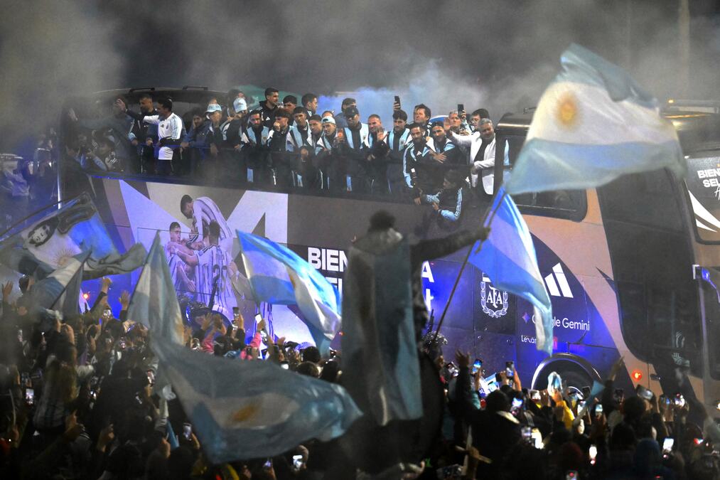 HAOS U ARGENTINI! Mesi nije došao na doček reprezentacije, navijači pobesneli – predsednik morao hitno da reaguje!
