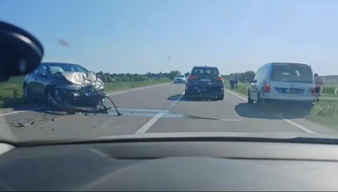 ŽESTOK SUDAR KOD ŽABALJSKOG MOSTA: Hauba ulubljena, branik otpao, srča svud! Stvaraju se zastoji (VIDEO)