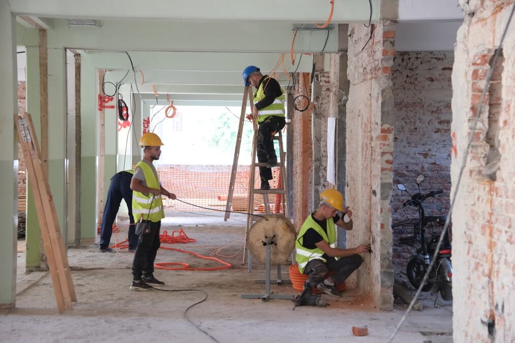 LESKOVAC DOBIJA JEDAN OD NAJMODERNIJIH DEČJIH DISPENZERA U SRBIJI! Radovi ubrzani, završetak moguć i pre roka, država ulaže milione u zdravlje najmlađih (FOTO)