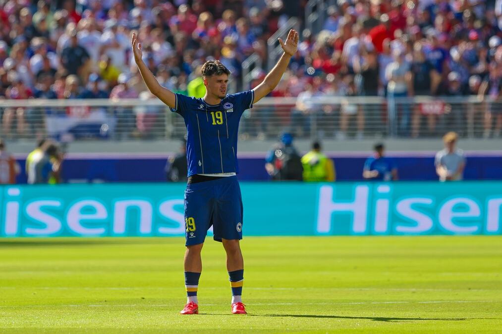 FUDBALER BOSNE NAPRAVIO TRANSFER KARIJERE POSLE MUNDIJALA! Potpisao je za italijanskog velikana, klub se oglasio i potvrdio vesti! 