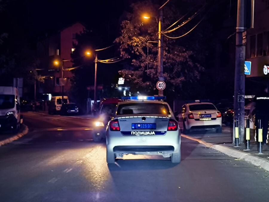 EVO ŠTA JE RANJENI MLADIĆ (21) REKAO POLICIJI! Novi detalji pucnjave u Rakovici: Upucan iz automobila u pokretu - prvi snimak s lica mesta (VIDEO)