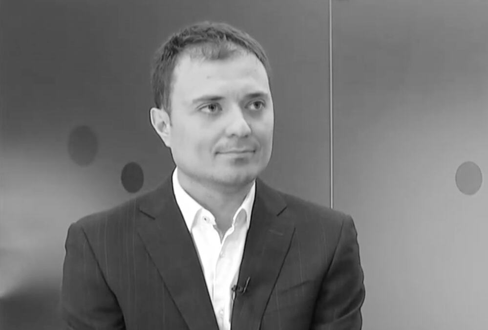 SRPSKI BIZNISMEN PREMINUO NAKON STRAŠNE NESREĆE! Nemanja Mikać podlegao povredama posle nezgode tokom skoka padobranom