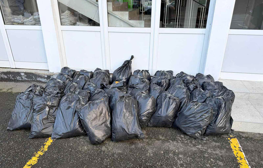 ZAPLENJENO 400 KILOGRAMA DUVANA! Policija otkrila skriveni bunker u kamionu na putu Raška–Novi Pazar (FOTO)