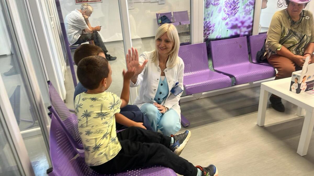 VELIKO INTERESOVANJE VOŽDOVČANA ZA ZDRAVLJE! U Jajincima održani preventivni pregledi bez zakazivanja: Mnogi roditelji doveli i decu! (FOTO)