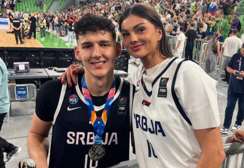 PLANULA LJUBAV! Najlepša srpska sportistkinja ljubi srebrnog "orlića"! Oboje su osvojili medalje za Srbiju ovog leta, a ovako su potvrdili da su u vezi! (FOTO)