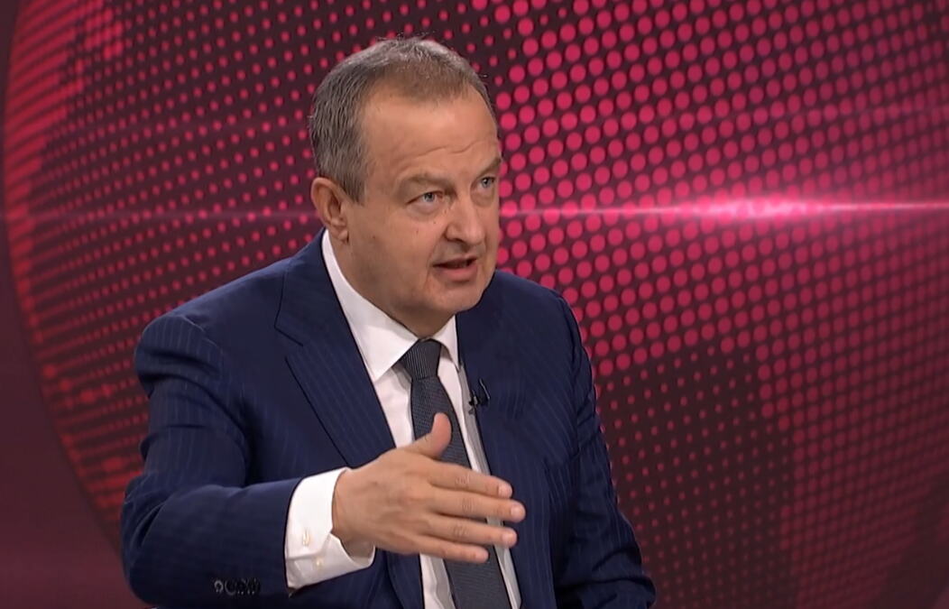 "JA ONDA PUSTIM KAKO IZGLEDA ZVUČNI TOP KAD GA AMERIKA KORISTI, A ONI SKOČE!" Dačić o sednici Skupštine: Da dođem tu i da služim kao vreća za udaranje!