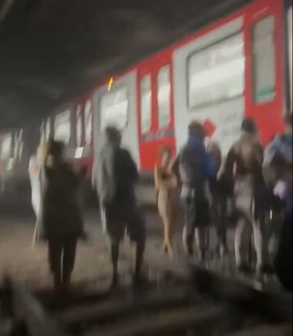 METRO U BARSELONI PONOVO RADI POSLE POŽARA: Tokom vanredne situacije povređeno 139 osoba (VIDEO)