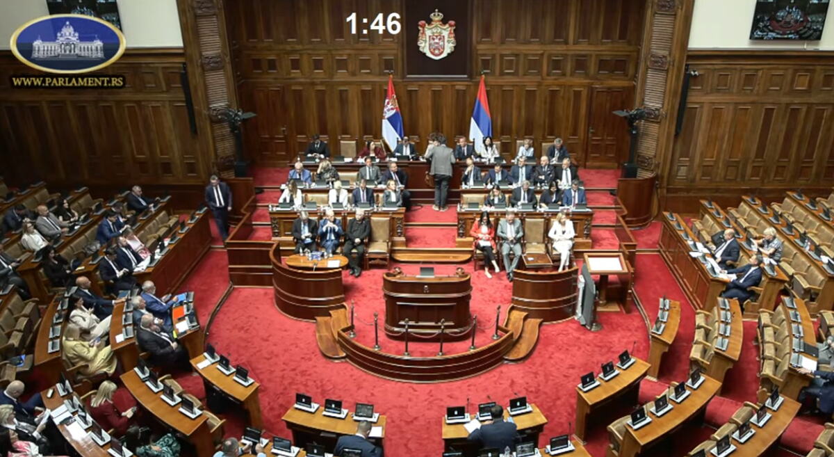 "NE MOŽE SE VLADA SMENITI SAMO GOVOROM OD ČETIRI SATA" Gosti "Usijanja" o raspravi vlasti i opozicije u Skupštini: "Retko je bilo konstruktivnosti"