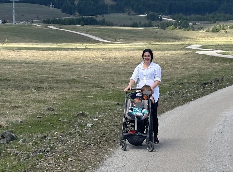 Gaji stoku i sadi organsku baštu: Naša glumica na vrhuncu karijere napustila sve i preselila se na selo, ovako sada živi