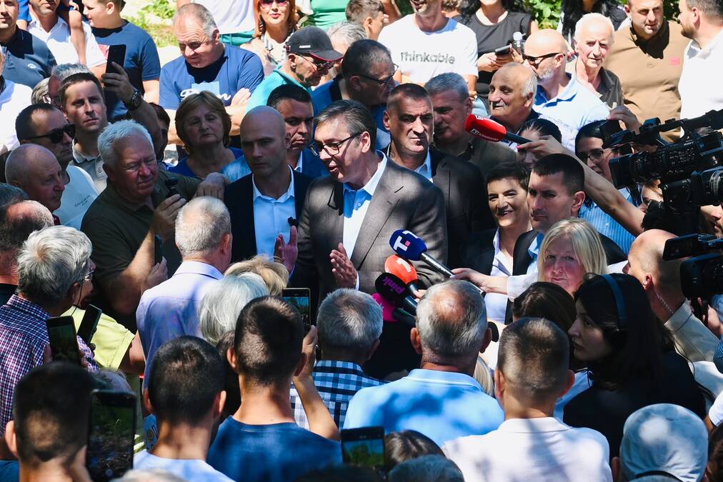 "KONAČNO SMO VIDELI KO SU TI LJUDI!" Vučić oštro reagovao na tvrdnje Jasmine Paunović o "medijskoj hajci": Kako je na studentskoj listi kada ona ne postoji?