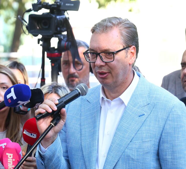 PREDSEDNIK VUČIĆ NAJAVIO NOVA ULAGANJA U ISTOČNU SRBIJU: Mašine stižu za tri dana, u planu i velika saobraćajnica koja će promeniti region