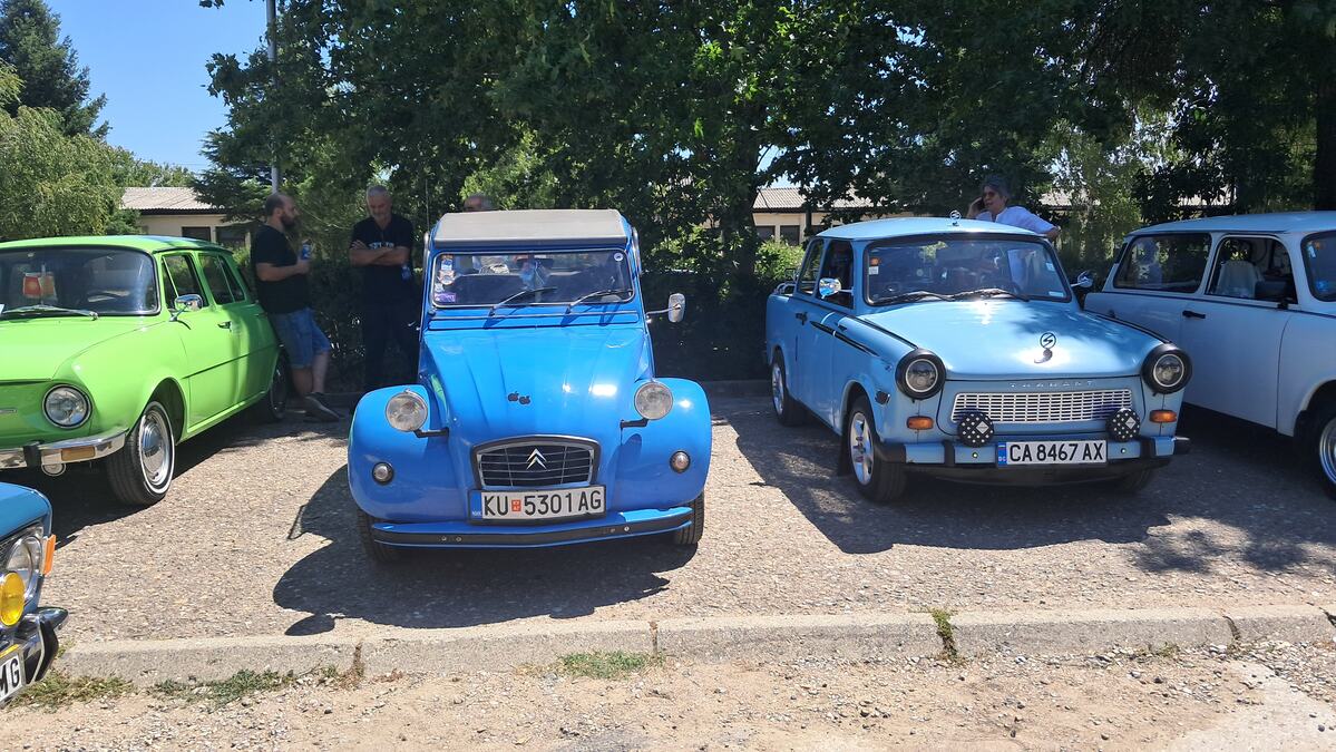 NESVAKIDAŠNJI PRIZOR U VRANJU! Stiglo 120 lepotana na četiri točka, a Rade iz Paraćina otkriva tajnu svog "forda" starog 67 godina! (FOTO)
