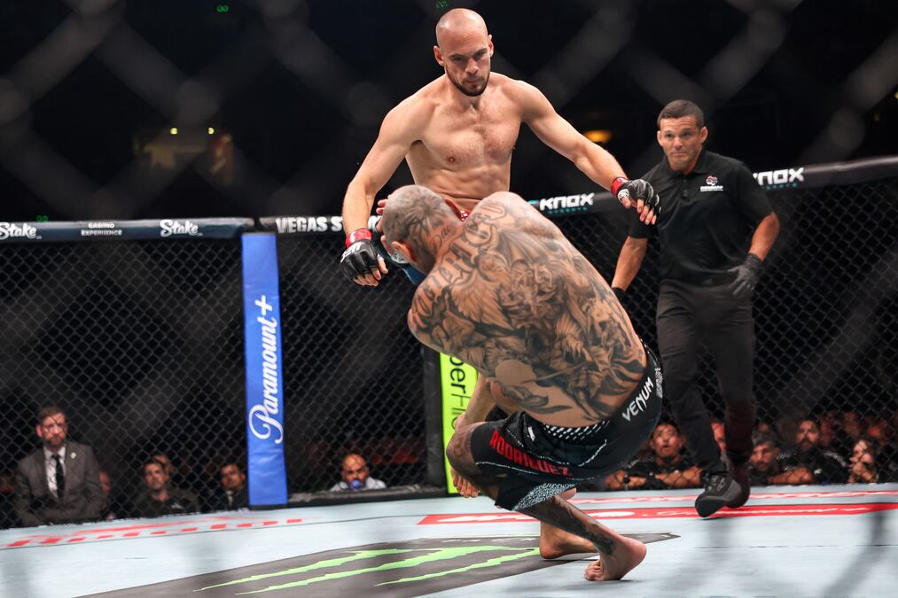 CEO SVET BRUJI O SRBINU, A SADA SU SE ZBOG NJEGA OGLASILI I LEGENDARNI UFC BORCI! Medić ih je oduševio, pročitajte šta imaju da kažu o njemu! 