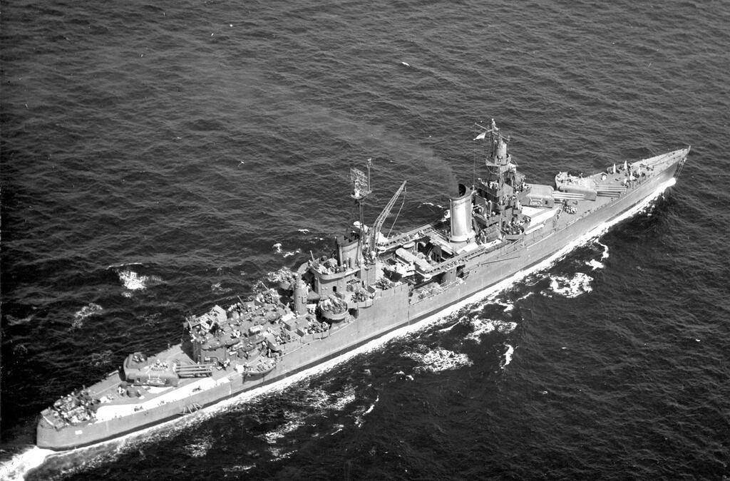NAJVEĆA KATASTROFA U ISTORIJI AMERIČKE FLOTE: Brod sa 1.200 mornara TORPEDOVAN tokom TAJNE MISIJE, za preživele su usledila ČETIRI DANA PAKLA na okeanu!