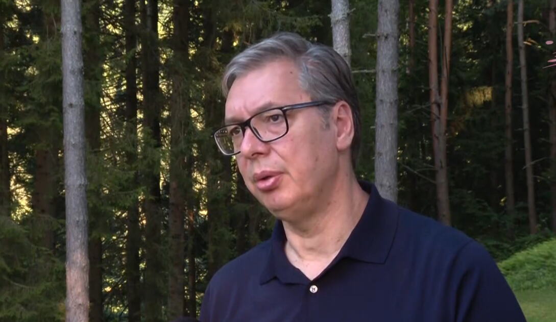 "SRPSKI JEZIK NE MOŽE DA BUDE SLUŽBENI, NE DAJU KLASTER - NE MOŽETE DA BUDETE TO ŠTO JESTE" Vučić raskrinkao lažne patriote: Drže nam patriotske pridike