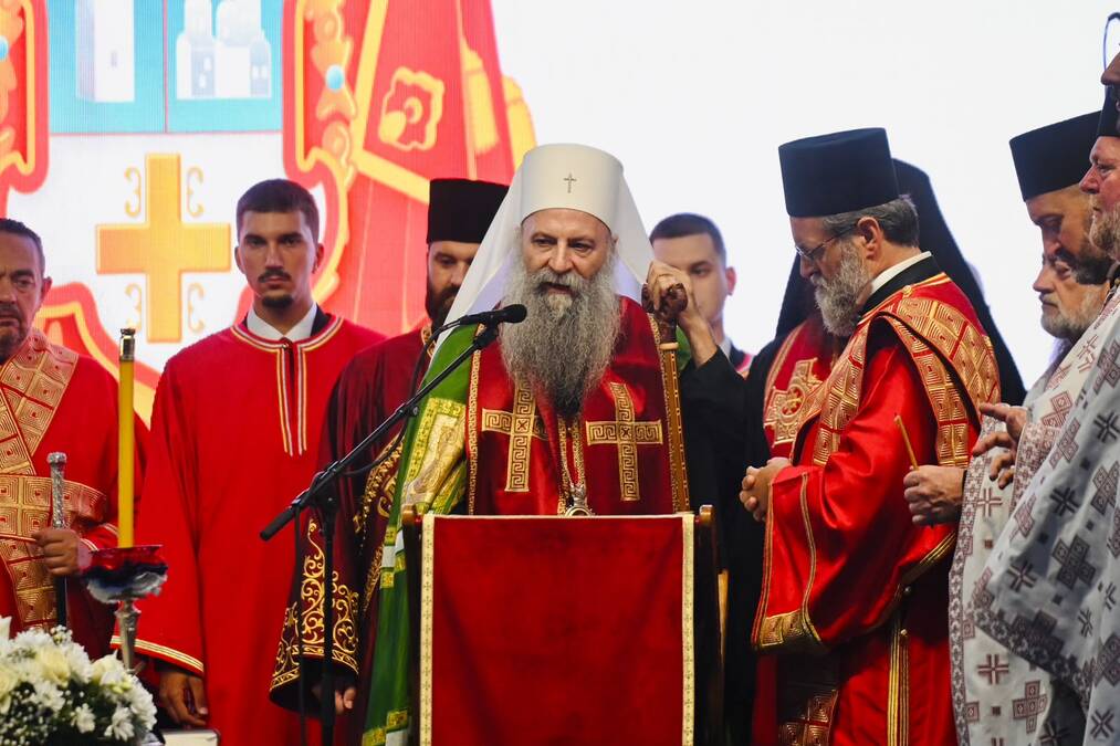 KOMEMORACIJA ŽRTVAMA ZLOČINAČKE AKCIJE "OLUJE" Patrijarh Porfirije: Najdublji pad počinje kada narod zaboravi ko je, čiji je i na kakvom zavetu je utemeljen
