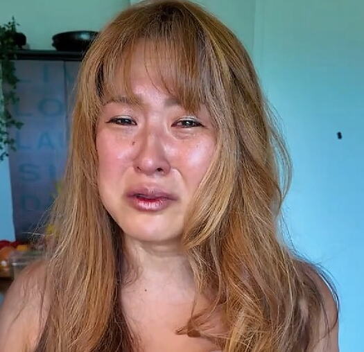 Veganka posle 14 godina prvi put probala meso: Na prvi zalogaj briznula je u plač (video)