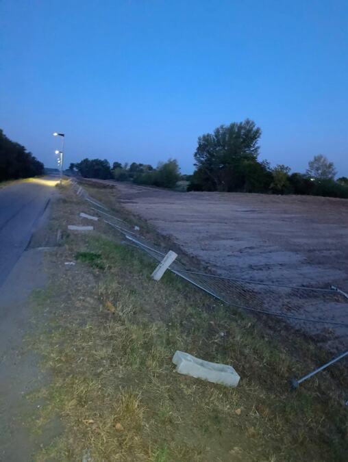 "SA BLOKADA PREŠLI NA UNIŠTAVANJE DRŽAVNE IMOVINE!" Vandali koji sebe nazivaju "borcima za pravdu" napravili haos na gradilištu rekonstrukcije Savskog nasipa
