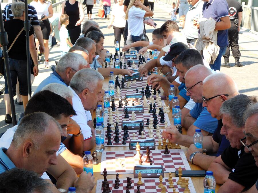 BRATSKI SUSRET NA DRINI! Mali Zvornik i Zvornik danas se sastaju na 16. manifestaciji "Ljudi i mostovi", biće održan i šahovski Meč prijateljstva
