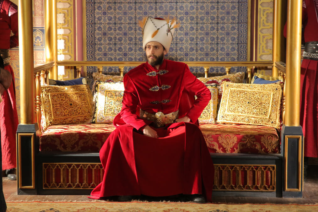 Sultan Ahmed išao na časove glume kod Hurem: Žene širom sveta uzdisale za turskim glumcem, a on bivšu prevario sa koleginicom