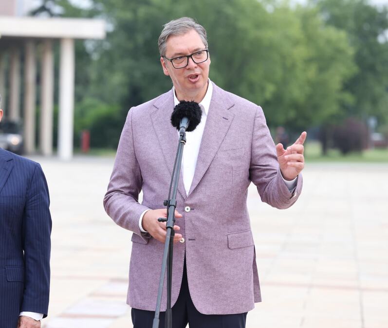 "JA NEĆU SA NJIM DA ŠETAM, DA NEKO POMISLI DA SMO DRUGARI" Vučić o Helezu: Čim on nekoga napada, narod zna da taj neko mnogo vredi