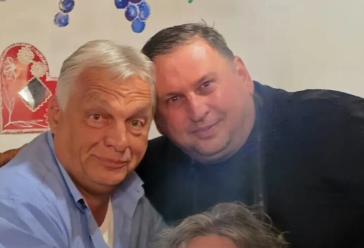 VIKTOR ORBAN SA TAKIJEM MARINKOVIĆEM U GUČI Rijaliti učesnik i bivši premijer Mađarske uživaju u kafani u srpskim specijalitetima