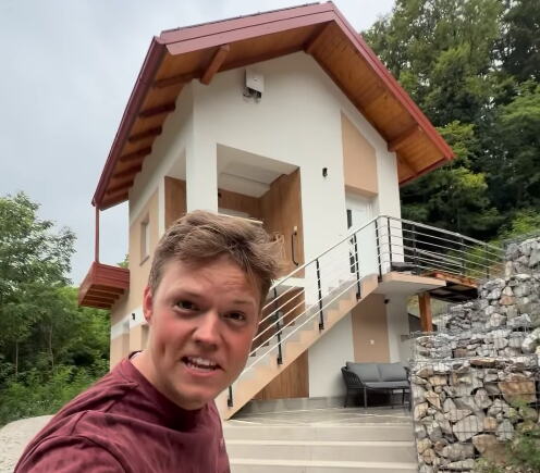 Amerikanac na Balkanu kupio kuću za 5000€, sad hoće da mu je sruše: Renovirao je celu, a onda je stiglo pismo od vlade "Neću nikoga da podmićujem"