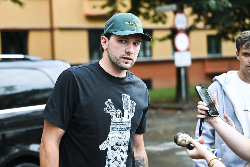 "DONČIĆ NIJE RAZGOVARAO SA NAMA!" Bura u Sloveniji zbog Luke - okupio Lejkerse, a reprezentaciju IGNORIŠE?! Izjava iskusnog asa šokirala javnost!