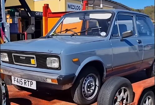 "Ljudi me pitaju koji je to auto" Gledaju, ne veruju! Zastava jugo 311 stigla čak do daleke Australije i radi, ide! A uz nju i ova šok-oprema (VIDEO)
