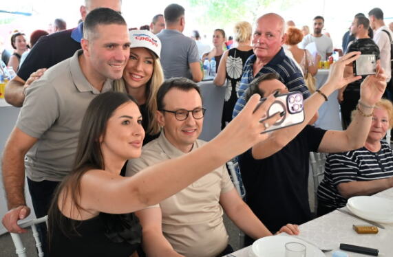 "NEMA LEPŠE SLIKE OD NAŠE UJEDINJENE SRBIJE" Petković u Novom Zavoju kod Pirota: "Da slavimo ubedljivu pobedu za dva meseca"
