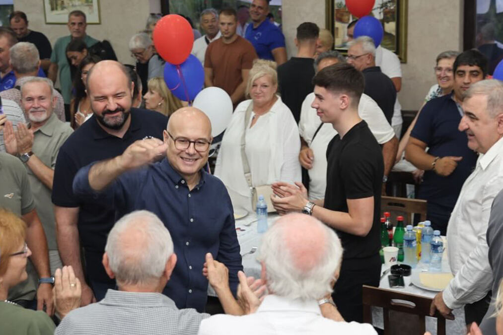 PREDSEDNIK SNS U SREMSKIM KARLOVCIMA Vučević: U Deliblatskoj peščari neće biti vetroparka