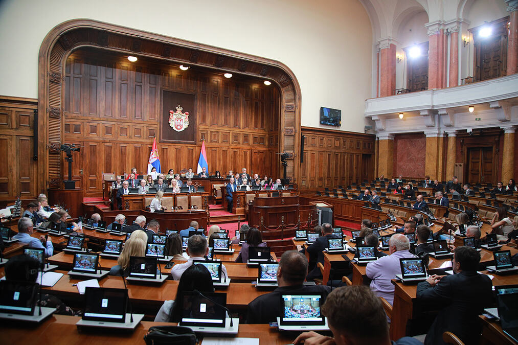 POČELA VANREDNA SEDNICA SKUPŠTINE: Pred poslanicima Predlog rebalansa budžeta za 2026. godinu